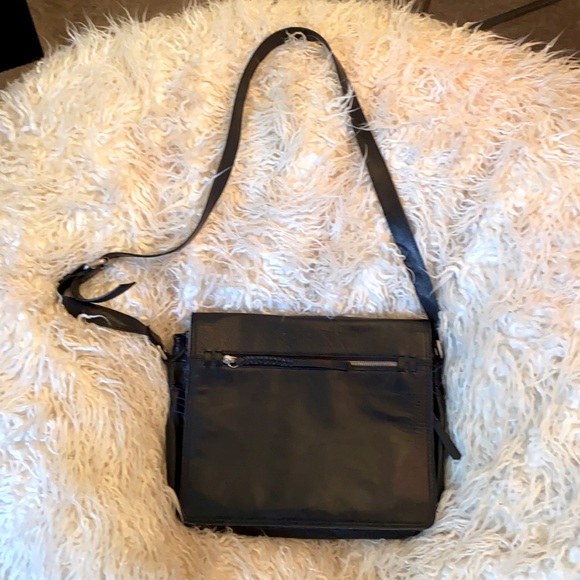 Artisan NY Leather Briefcase Messenger - Picture 1 of 6